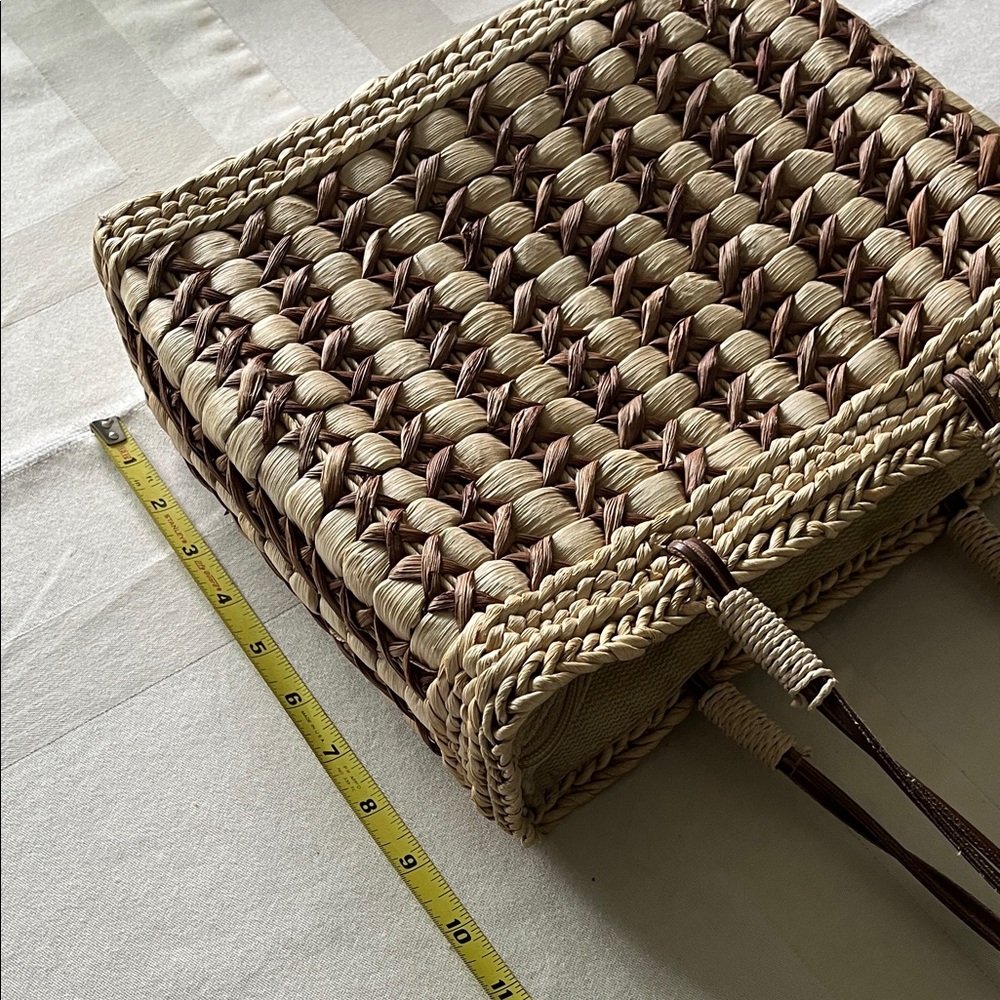 Chic Woven Tote Bag - Tan and Cream - Picture 5 of 8